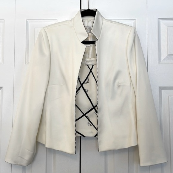 Sandra Darren Cream Women's Blazer and top set - Picture 2 of 8